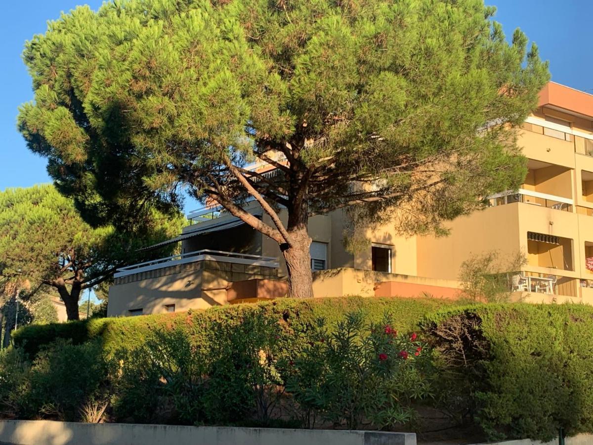 T2 Boulouris -St Raphael, 150 Metres De La Mer Saint-Raphael  Luaran gambar